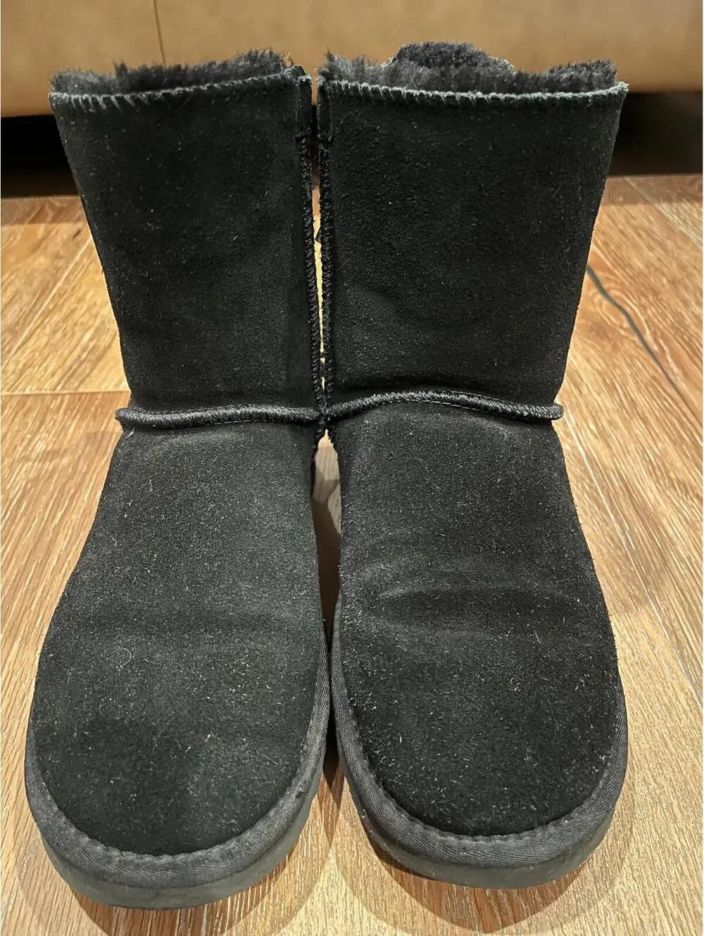 UGG Women's Black Winter Boots with Ribbon Back Detail size 9